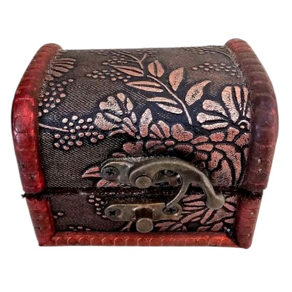 Vintage Floral Jewelry Box with Latch - Picture 1 of 5